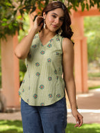 Women Ethnic Motifs Printed Sleeveless Cotton Regular Top