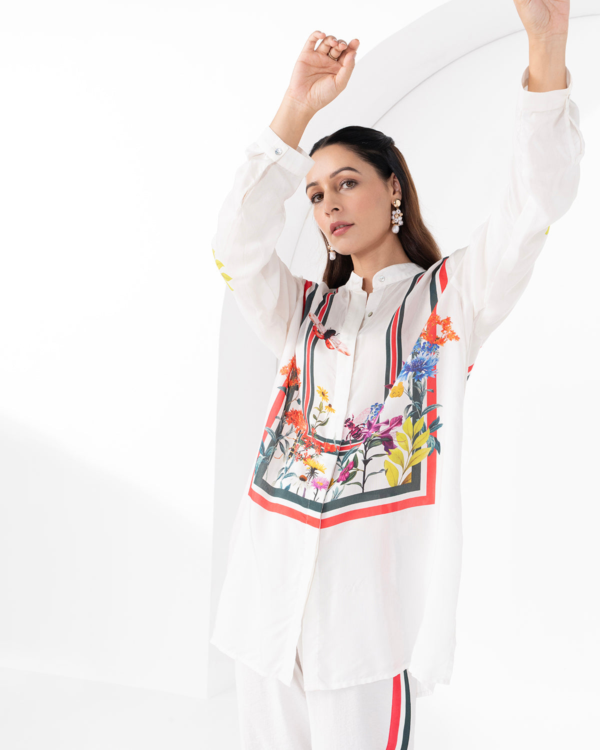 WHITE WEDGE CONCEALED BUTTON SHIRT