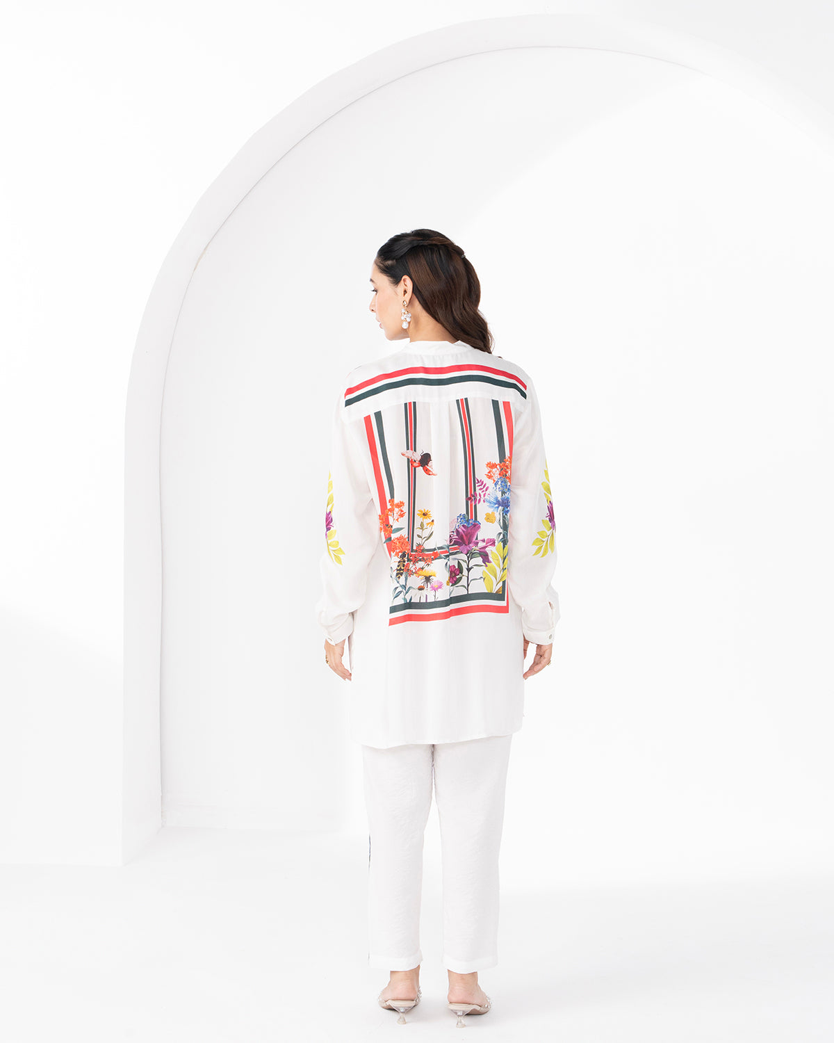 WHITE WEDGE CONCEALED BUTTON SHIRT