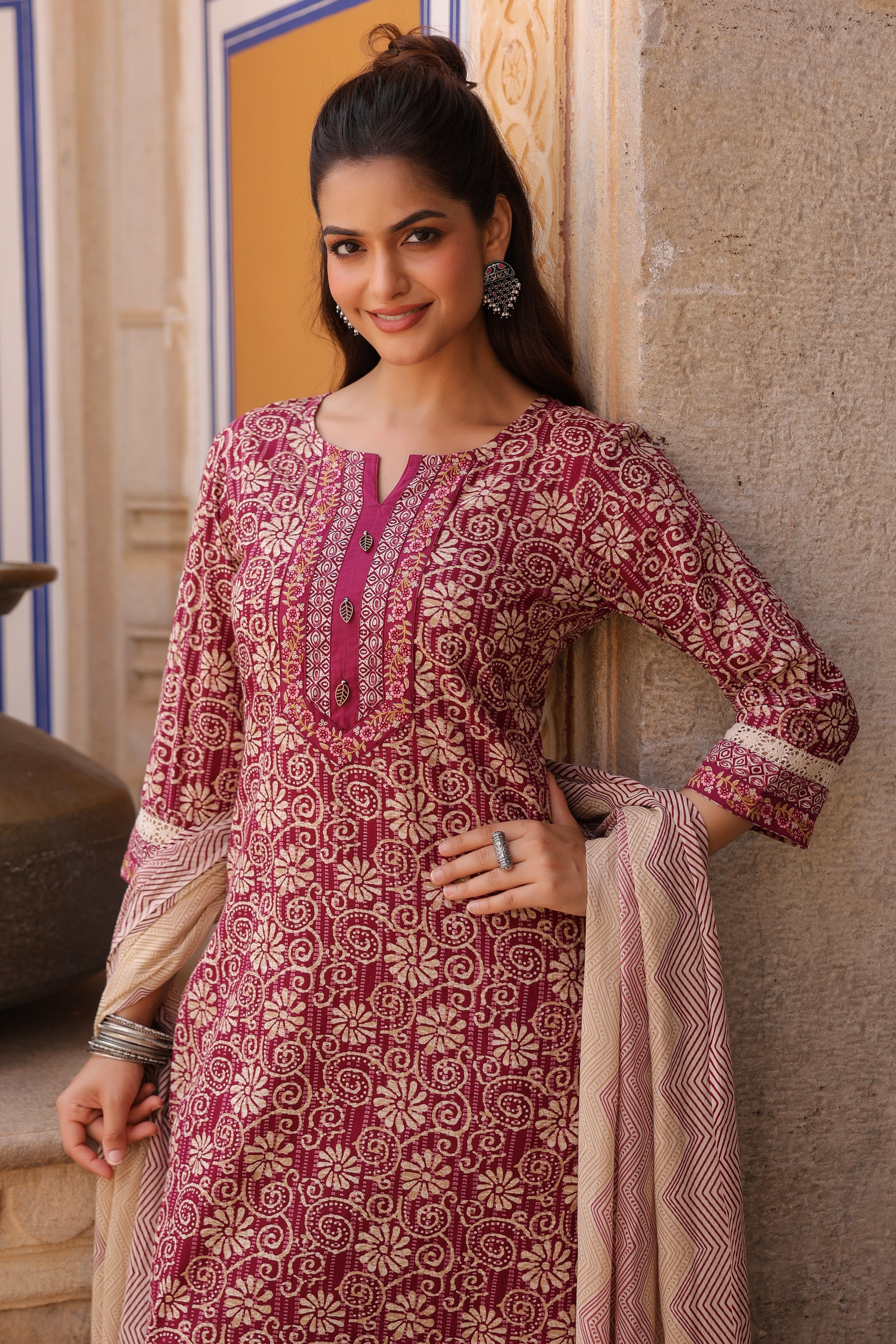 Women Floral Printed Regular Pure Cotton Kurta with Trousers & With Dupatta