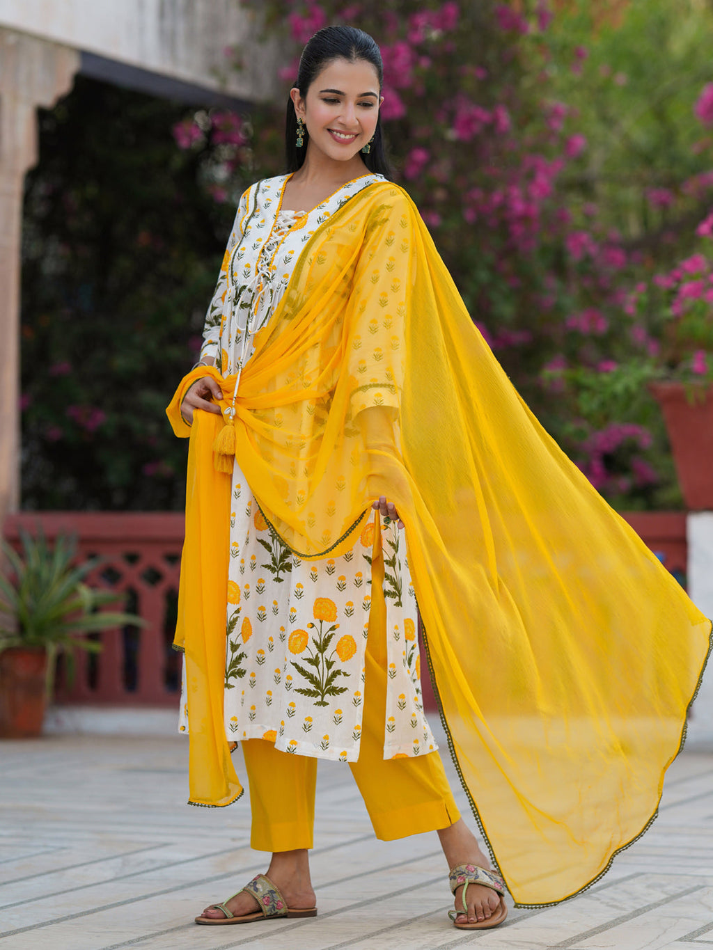 Women Floral Printed Regular Pure Cotton Kurta & Trousers With Dupatta