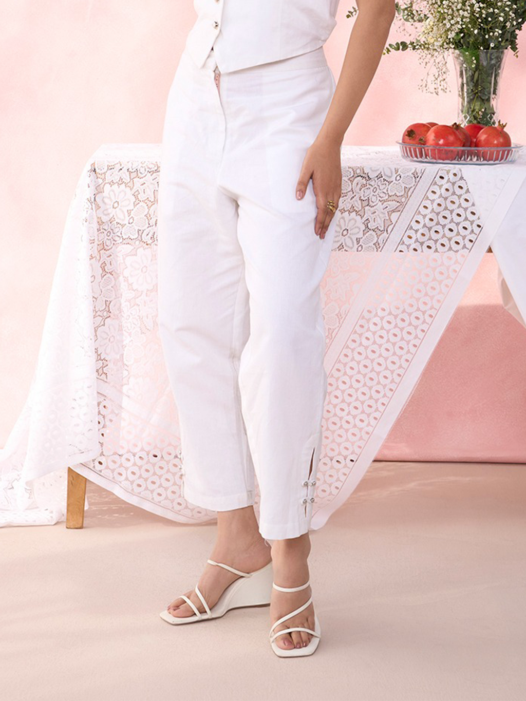 WHITE VEGA PANT
