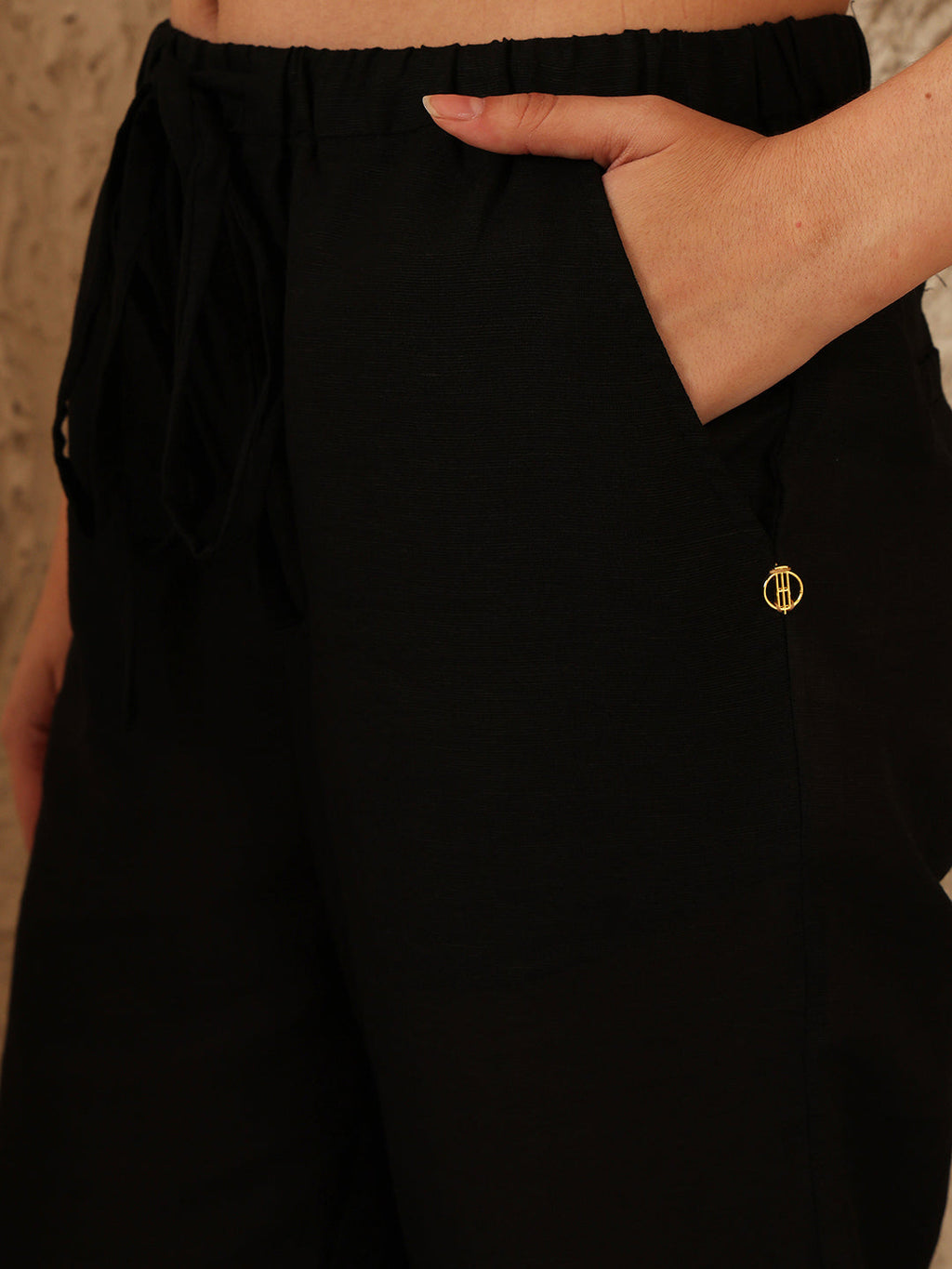 BLACK LIA PANT