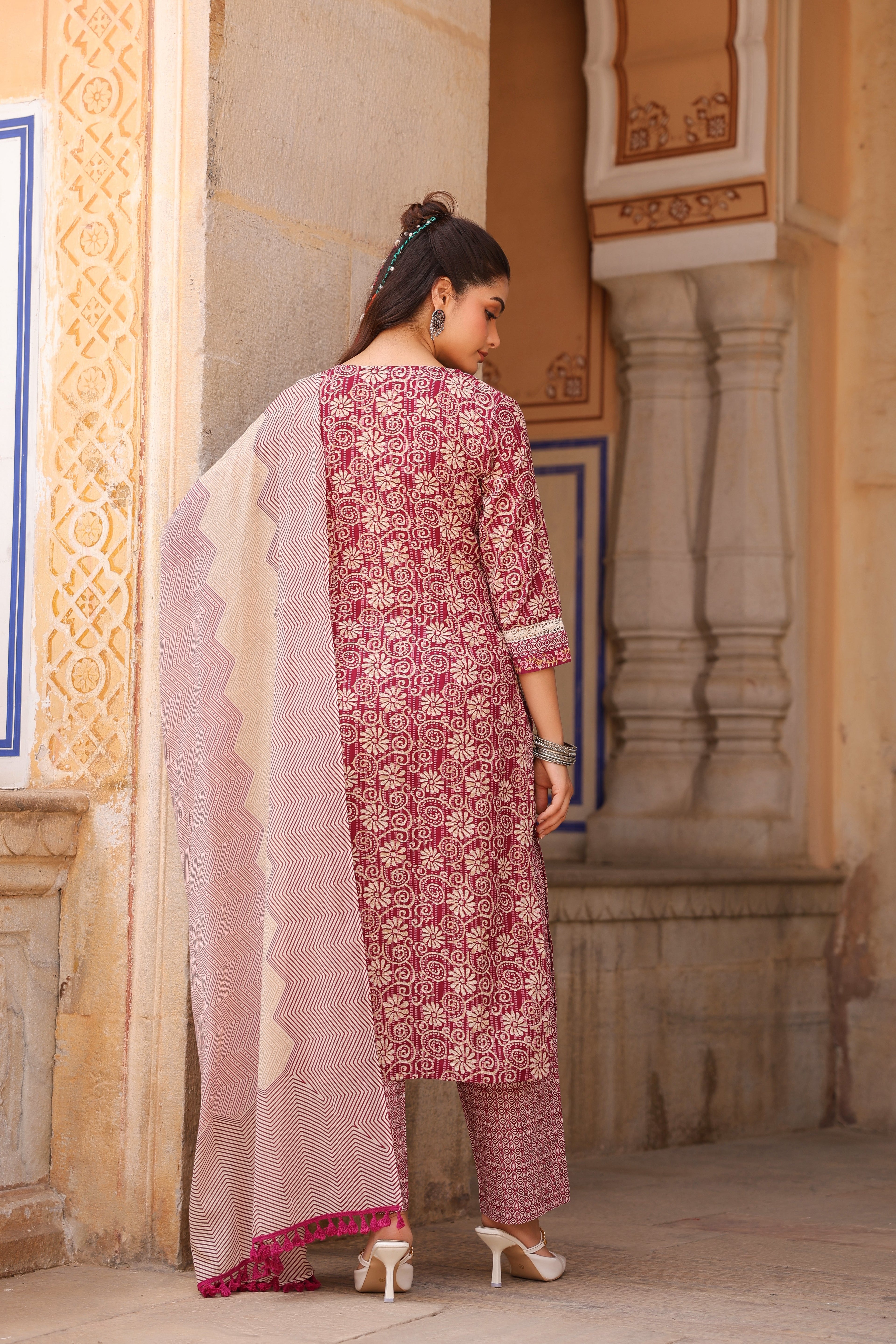 Women Floral Printed Regular Pure Cotton Kurta with Trousers & With Dupatta