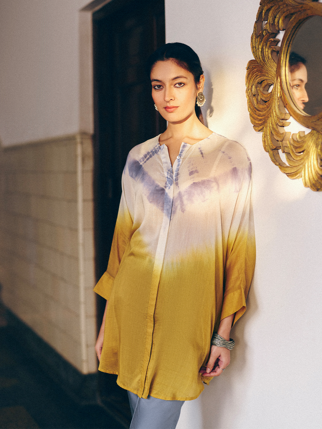 MUSTARD VENUS QUE SHIRT