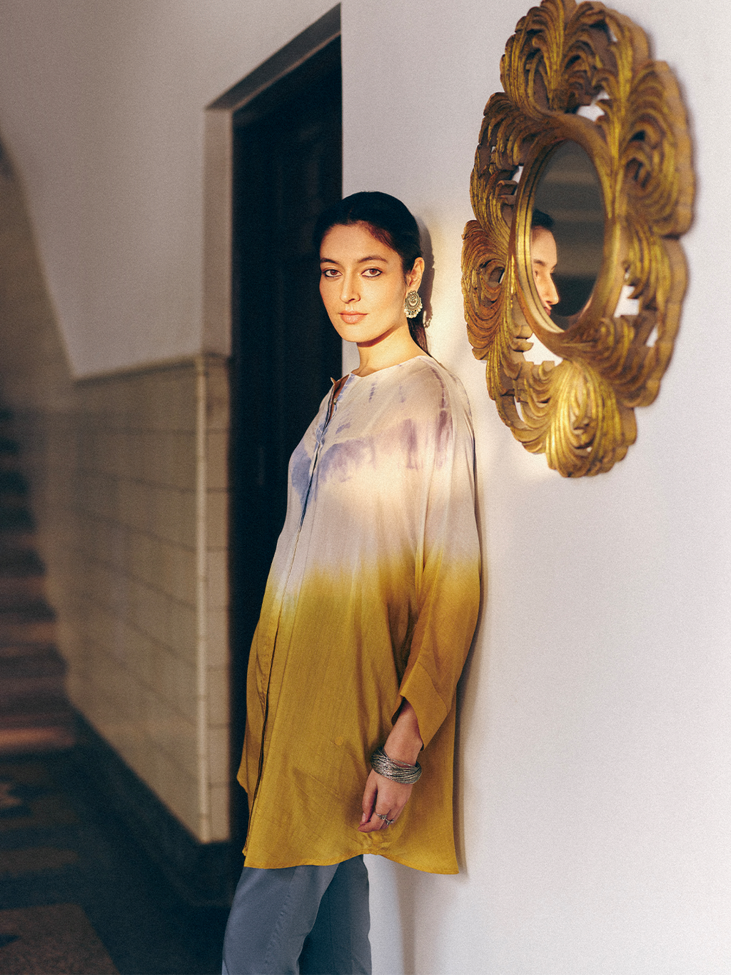 MUSTARD VENUS QUE SHIRT