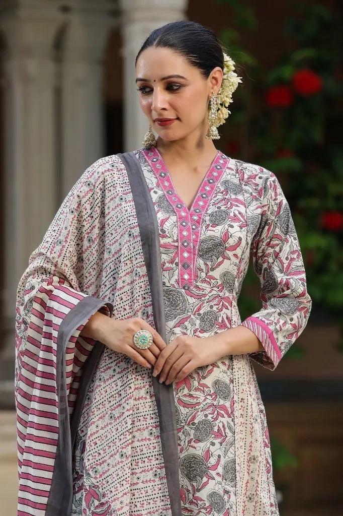 Women Rose Floral Printed A-line Kurta Set