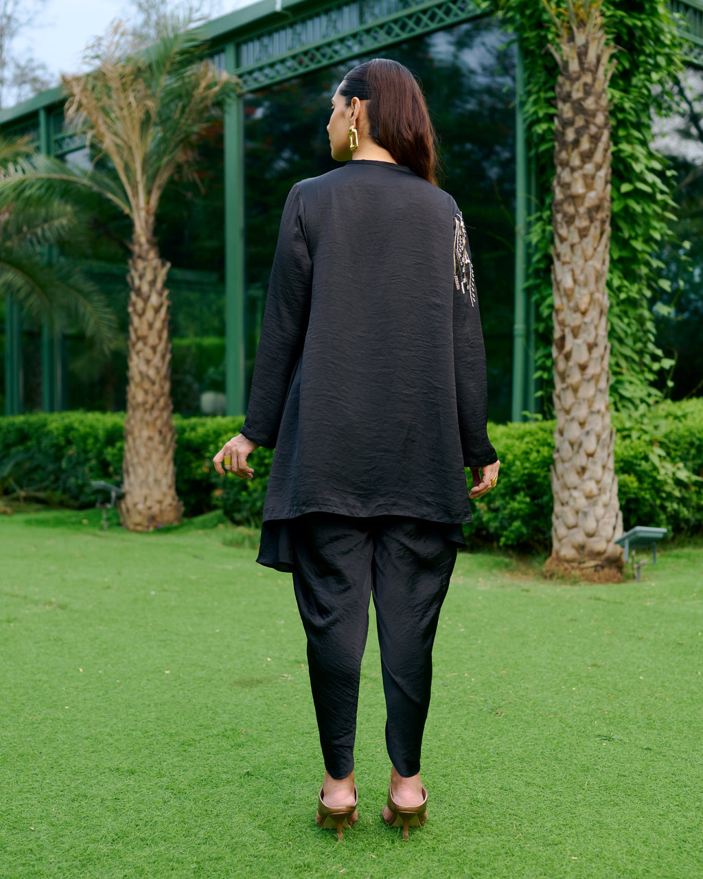 BLACK SNIPPET TOP