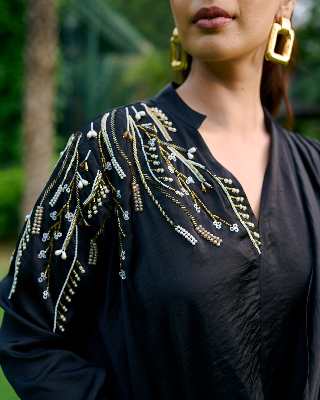 BLACK SNIPPET TOP