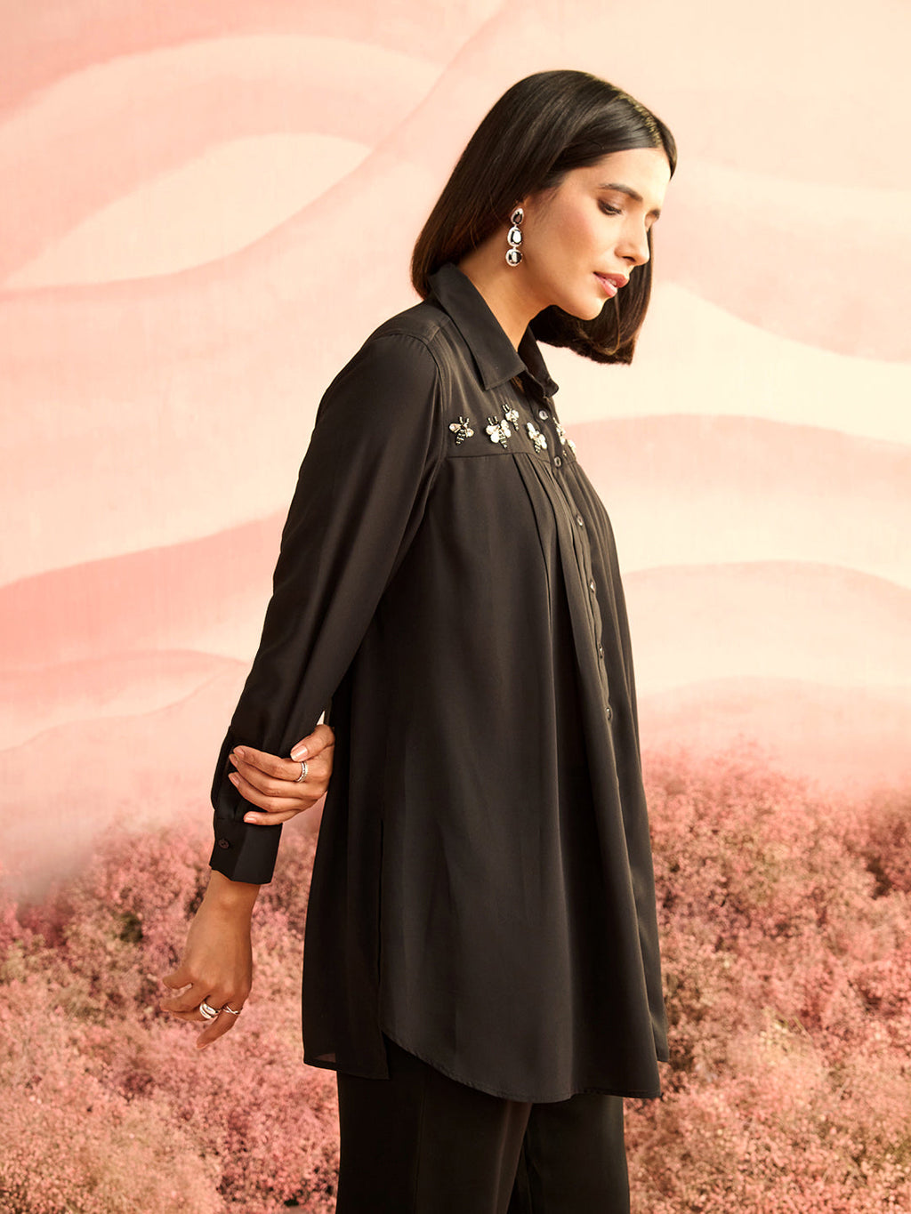 BLACK BUGS YOKE PLEATED SHIRT