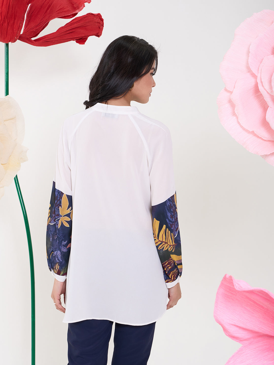 WHITE LUTHRA GLIDE SHIRT