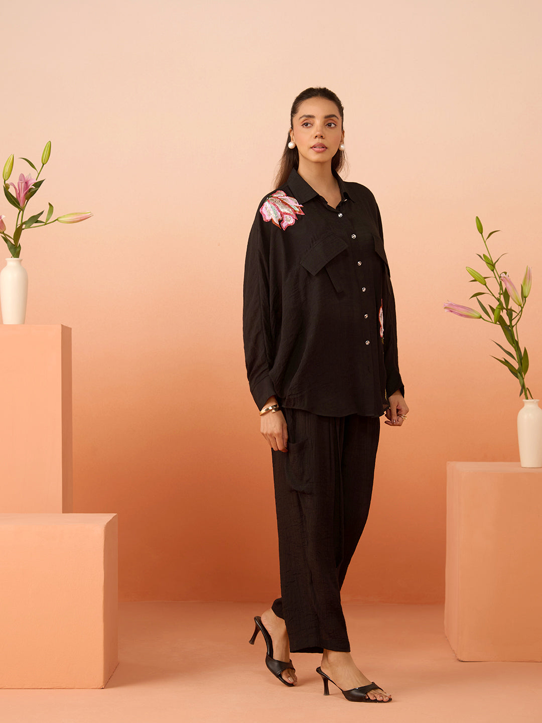 BLACK ESTIE SHIRT