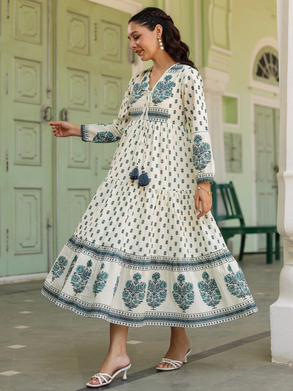 Women Ethnic Printed Pure Cotton V-Neck Fit & Flared Midi Ethnic Dresses