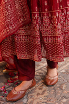 Floral Printed Thread Work Georgette Kurta With Trousers & Dupatta