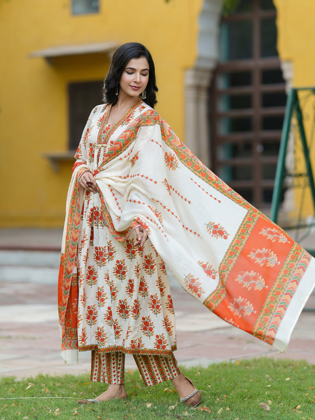 Floral Printed Thread Work Pure Cotton Kurta With Trousers & Dupatta