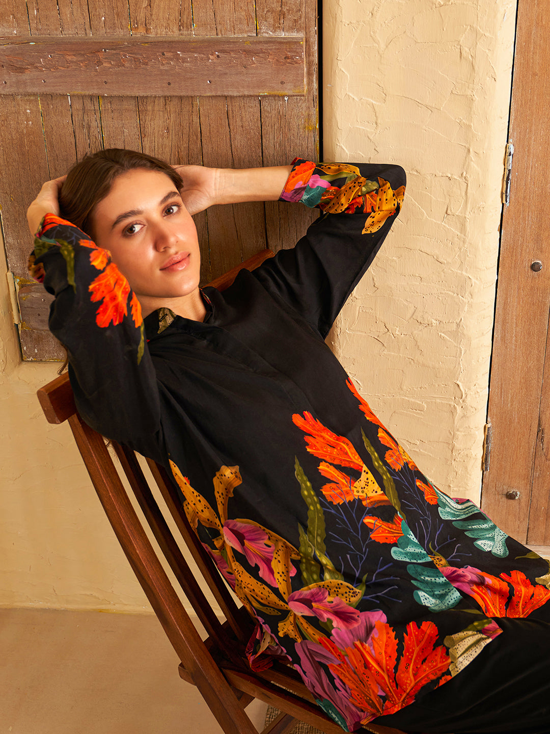 AVERY BLACK CONCEAL BUTTON SHIRT