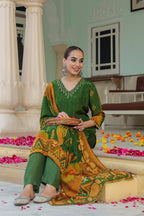 Women Ethnic Motifs Printed Beads and Stones Kurta Set With Dupatta