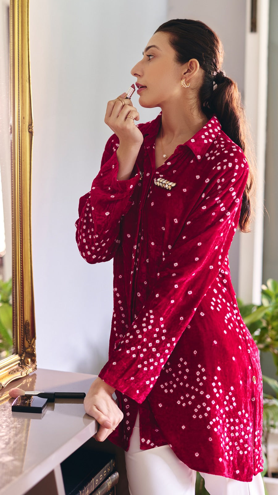VELVET RANI BANDHEJ KILA SHIRT