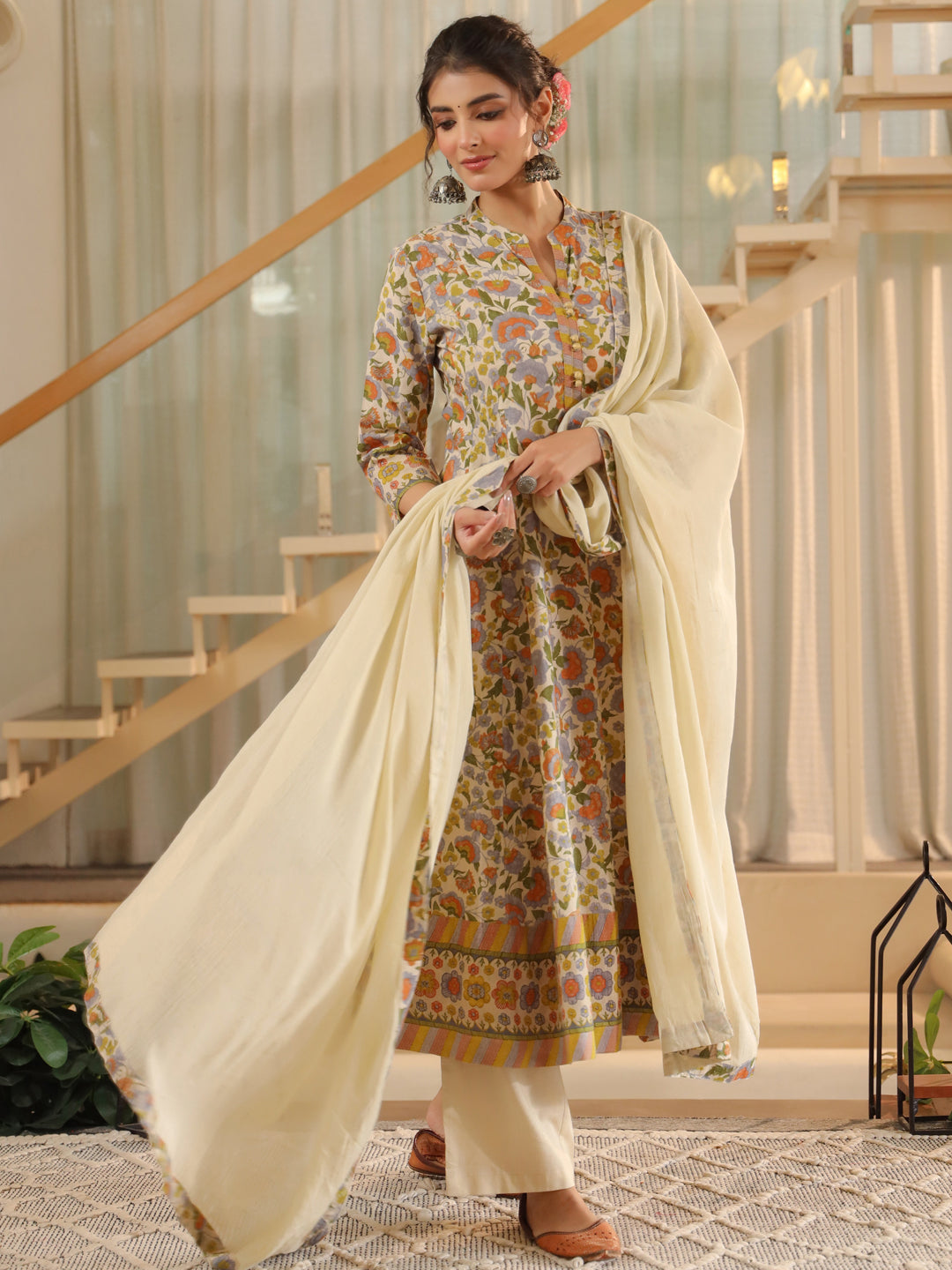 Women Floral Printed Regular Pure Cotton Kurta with Trousers & With Dupatta