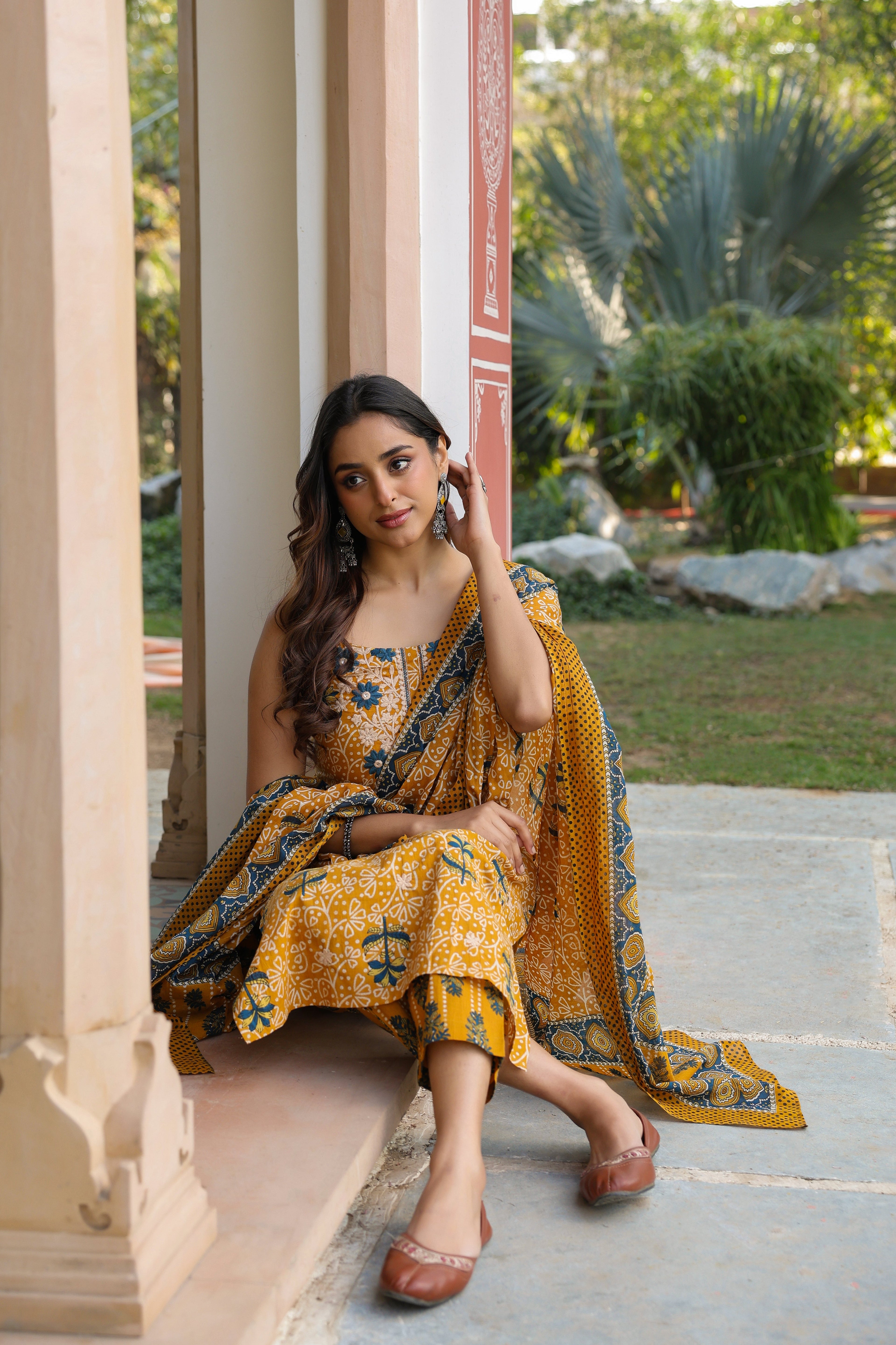 Women Ethnic Motifs Printed Regular Beads and Stones Pure Cotton Kurta with Trousers & With Dupatta