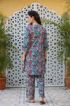 Women Blue Floral Printed Pure Cotton Kurta with Trousers