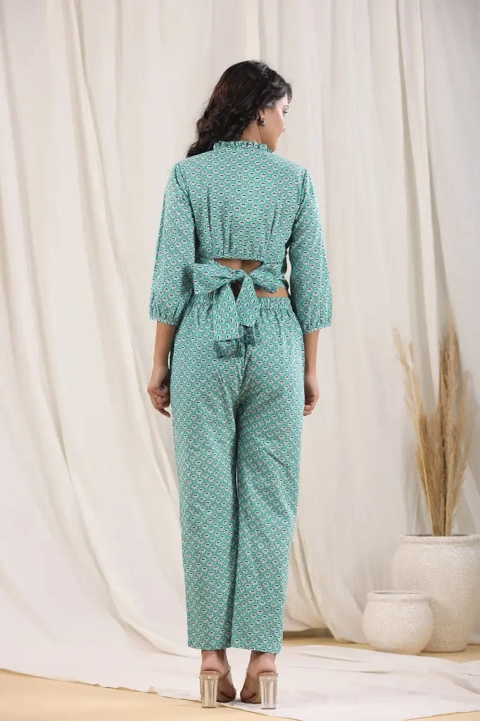 Women Teal Printed Cotton Crop Top & Trousers, Printed crop top