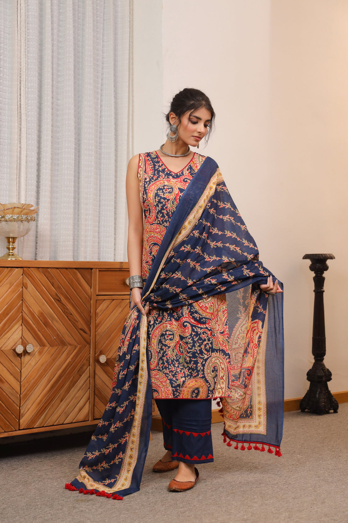 Women Ethnic Motifs Printed Regular Pure Cotton Top with Trousers & With Dupatta