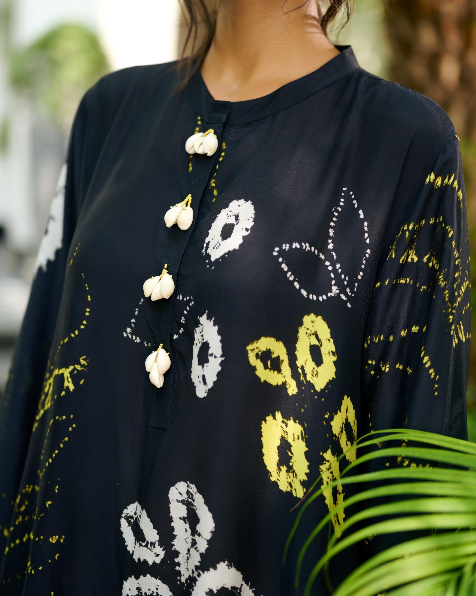 BLACK KANJI SUE TUNIC