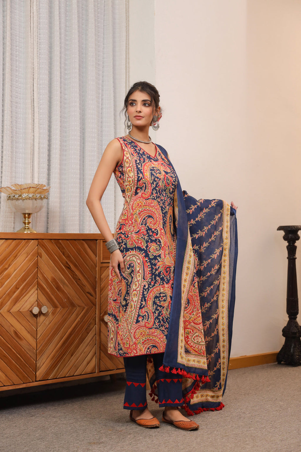 Women Ethnic Motifs Printed Regular Pure Cotton Top with Trousers & With Dupatta