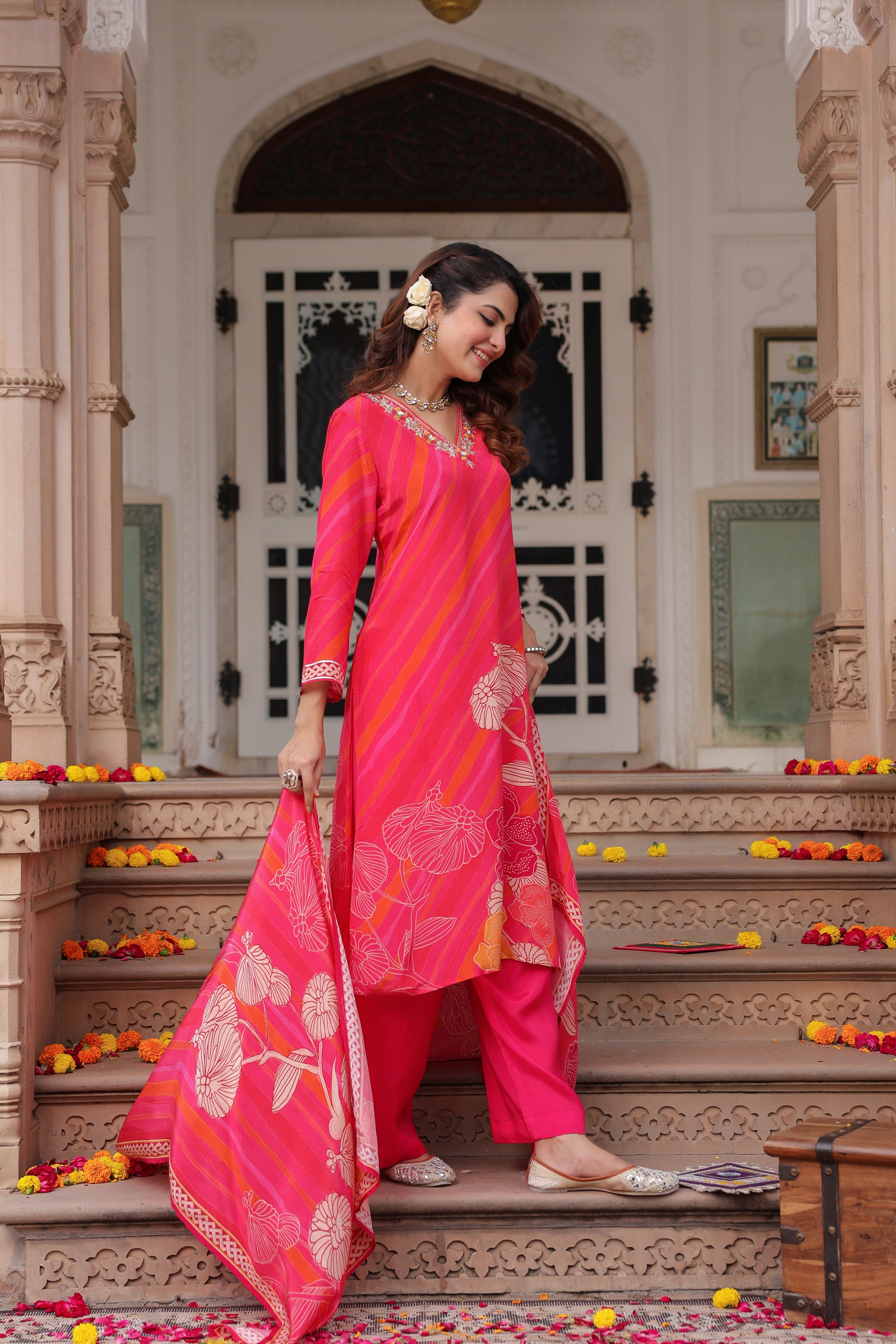 Women Floral Printed Regular Pure Cotton Kurta with Trousers & With Dupatta